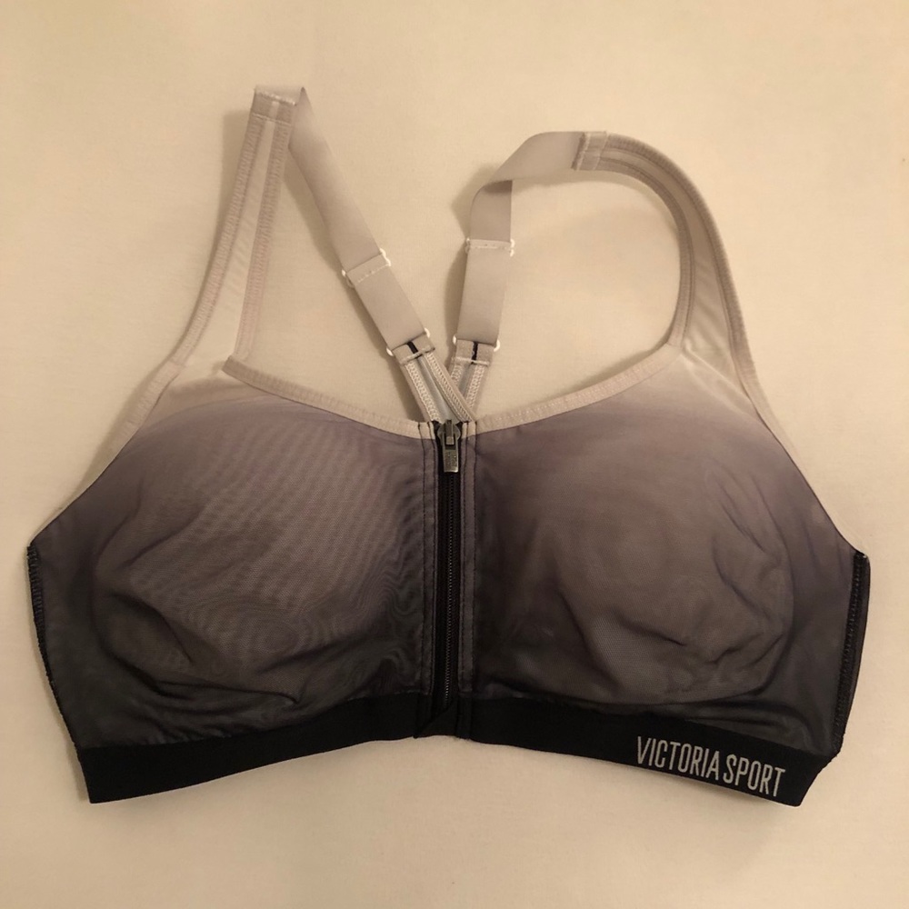 Knockout Victoria secret sports bra 36DD